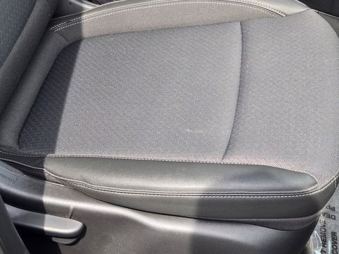 Certified 2025 Buick Encore GX Preferred AWD/4WD image 9