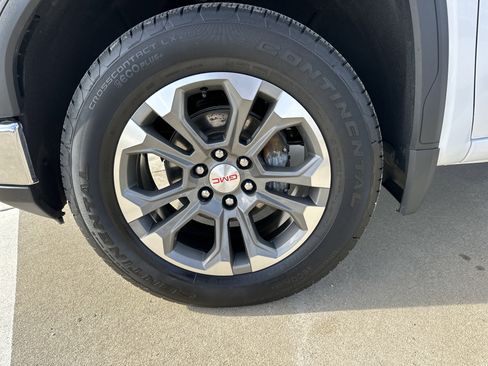 Used 2025 GMC Sierra 1500 Pro w/ Pro Value Package image 12