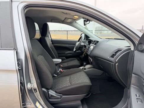 Used 2023 Mitsubishi Outlander Sport ES image 11