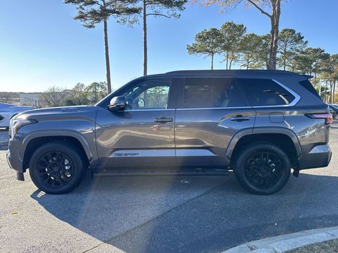 Used 2025 Toyota Sequoia SR5 image 7