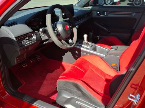Used 2025 Honda Civic Type R image 12