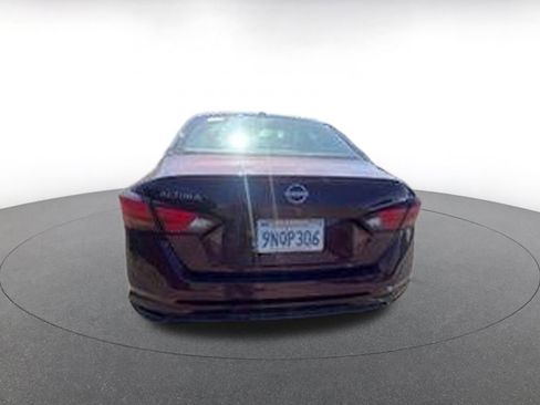 Used 2025 Nissan Altima 2.5 SV image 8