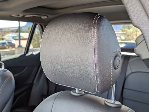 Used 2022 Mercedes-Benz GLC 300 4MATIC image 13