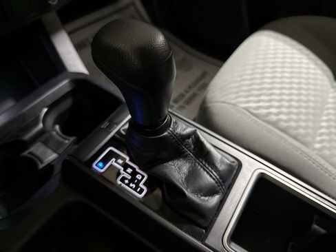 Used 2021 Toyota Tacoma SR AWD/4WD image 16