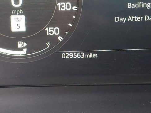 Used 2025 Land Rover Defender 110 S image 21