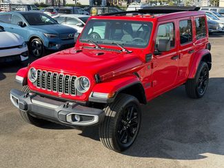 Used 2025 Jeep Wrangler Unlimited Sahara w/ Safety Group AWD/4WD video 1