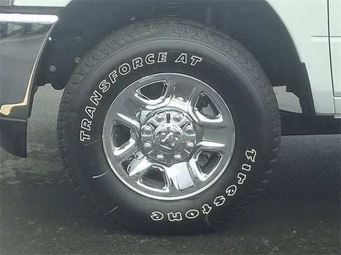 Used 2023 RAM 2500 Tradesman w/ Chrome Appearance Group image 8