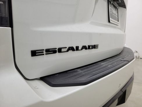 Used 2022 Cadillac Escalade ESV Sport Platinum w/ LPO, ONYX Package image 9