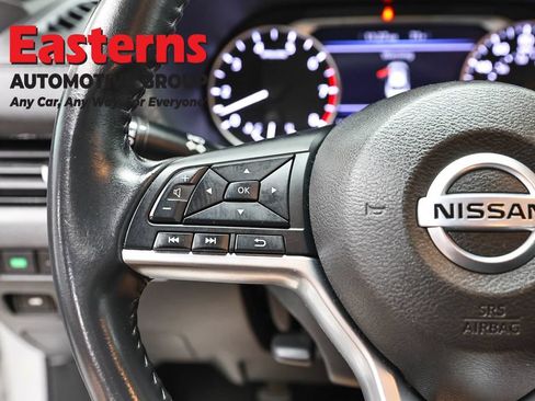 Used 2022 Nissan Sentra SV FWD image 14