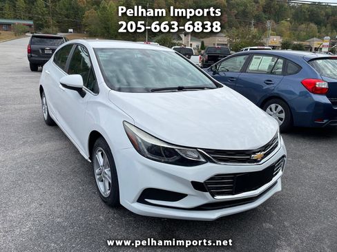 Used 2017 Chevrolet Cruze LT image 1