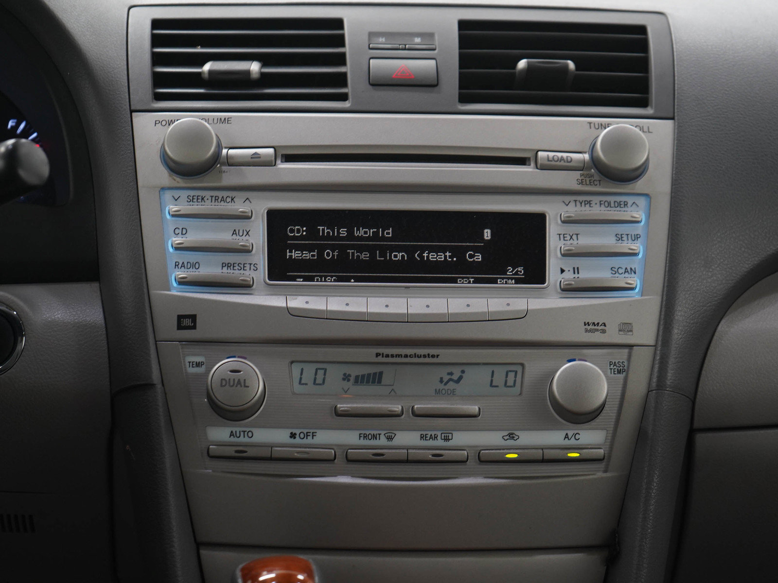Used 2011 Toyota Camry XLE w/ XLE Extra-Value Pkg #1 FWD image 17