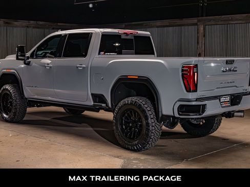 Used 2024 GMC Sierra 2500 AT4 w/ AT4 Premium Plus Package AWD/4WD image 7