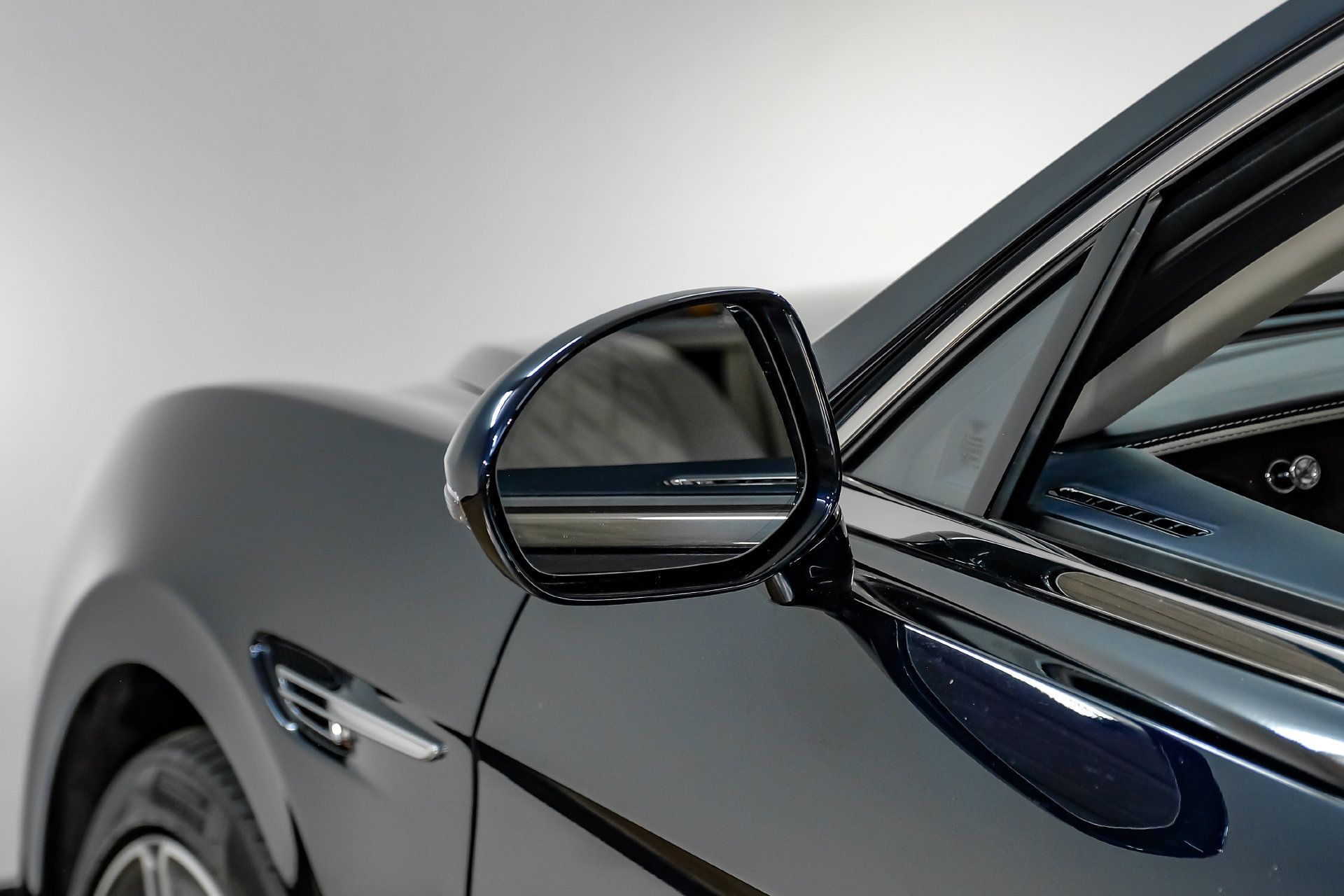Used 2018 Bentley Flying Spur W12 AWD/4WD image 50