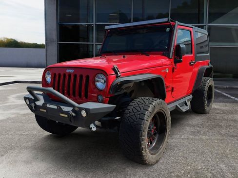 Used 2018 Jeep Wrangler Sport w/ Connectivity Group AWD/4WD image 3