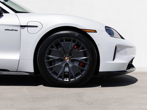 New 2026 Porsche Taycan GTS AWD/4WD image 11