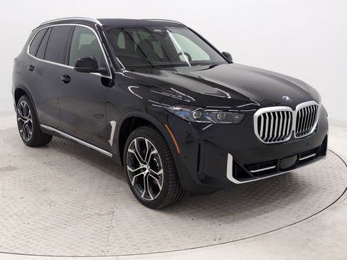 Used 2026 BMW X5 sDrive40i w/ Premium Package image 7