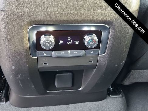 Used 2025 GMC Yukon XL Denali image 24