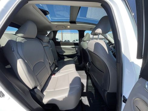 Used 2023 INFINITI QX50 Sensory image 23