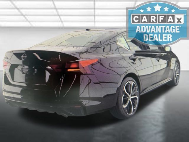 Used 2025 Nissan Altima 2.5 SR FWD image 2