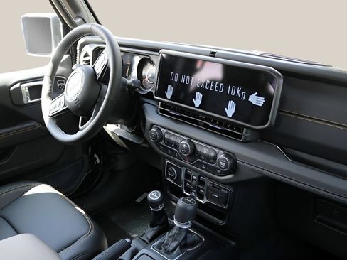 New 2026 Jeep Gladiator Sport AWD/4WD image 18