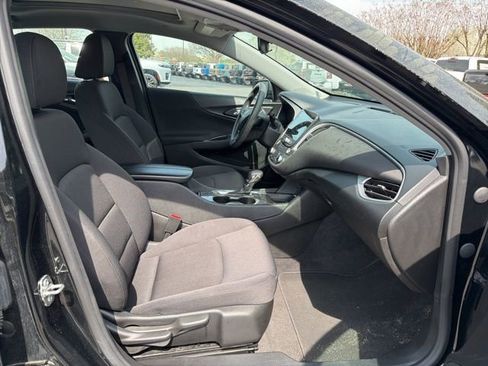 Used 2024 Chevrolet Malibu LT image 11
