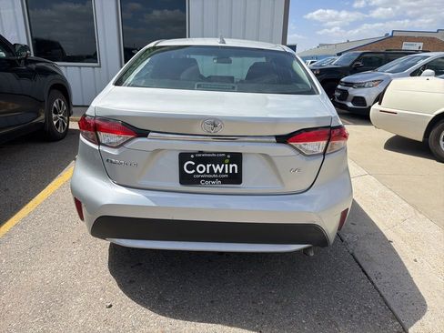 Used 2022 Toyota Corolla LE FWD image 9