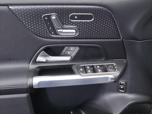 New 2026 Mercedes-Benz GLB 250 image 24