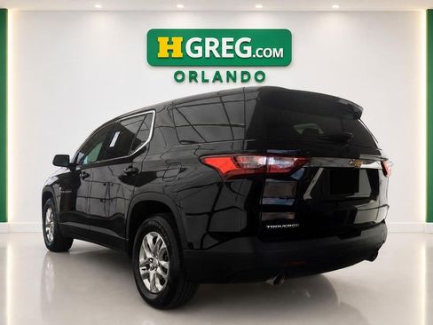 Used 2021 Chevrolet Traverse LS FWD image 2