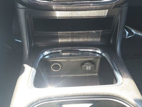 Used 2017 Dodge Grand Caravan SXT w/ Blacktop Package image 32