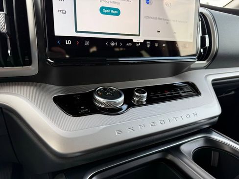 New 2026 Ford Expedition Active RWD image 18