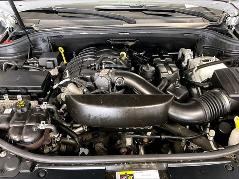 Used 2018 Jeep Grand Cherokee Altitude AWD/4WD image 34