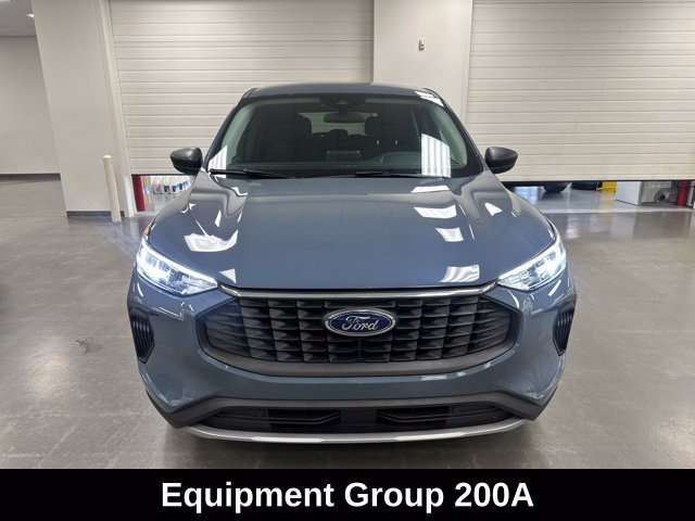 Used 2023 Ford Escape Active AWD/4WD image 2