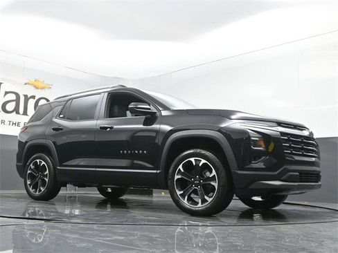 New 2026 Chevrolet Equinox LT image 2