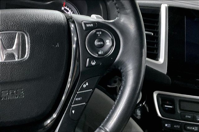 Used 2017 Honda Pilot Touring image 21