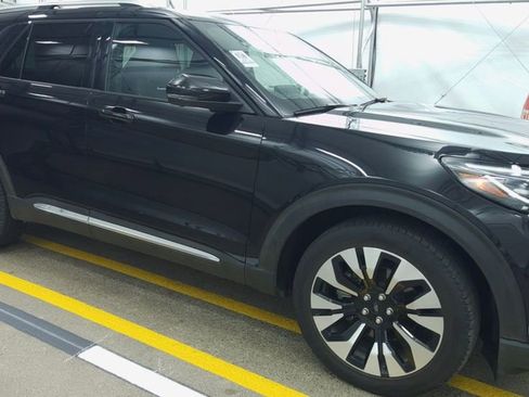 Used 2025 Ford Explorer Platinum w/ LUX Leather Package image 5
