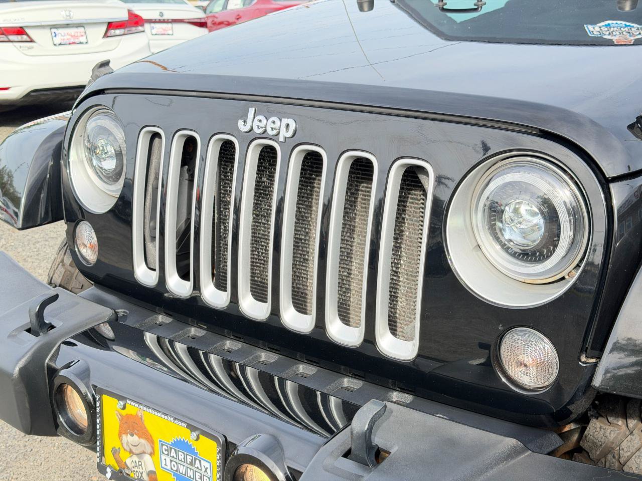Used 2016 Jeep Wrangler Unlimited Sahara w/ Connectivity Group AWD/4WD image 93