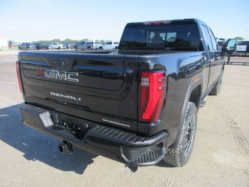New 2026 GMC Sierra 3500 Denali Ultimate AWD/4WD image 5