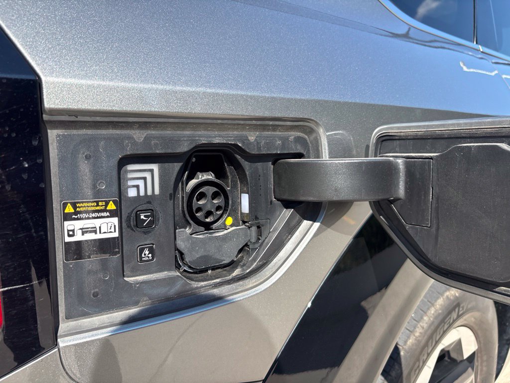 Used 2024 Kia EV9 Land w/ Towing Package AWD/4WD image 6
