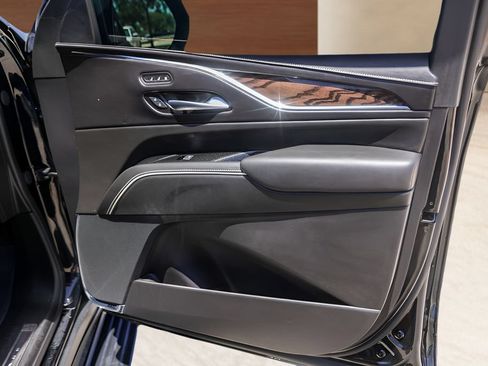 Certified 2023 Cadillac Escalade Premium Luxury Platinum AWD/4WD image 30