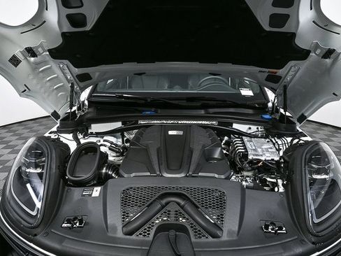 New 2026 Porsche Macan GTS image 43