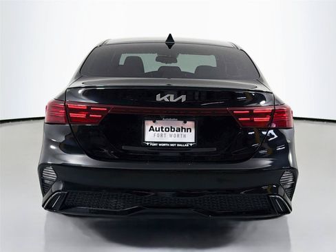 Used 2022 Kia Forte GT-Line w/ GT-Line Premium Package FWD image 6