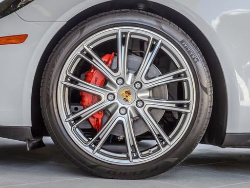 Used 2020 Porsche Panamera image 13