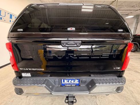 Used 2022 Chevrolet Silverado 2500 LTZ w/ LTZ Premium Package AWD/4WD image 6