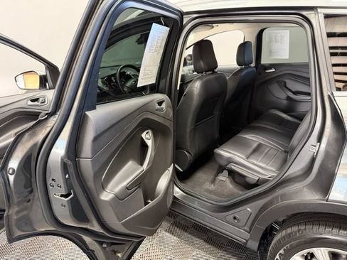 Used 2018 Ford Escape Titanium FWD image 18