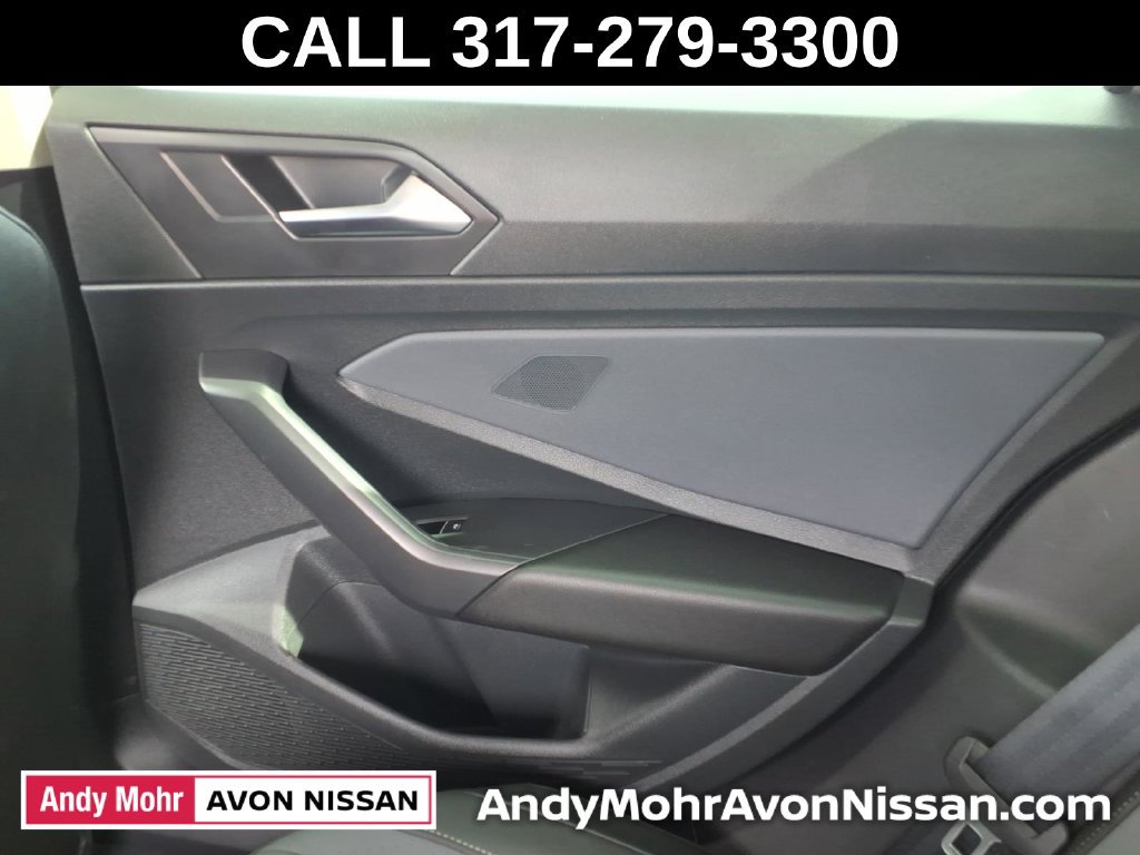 Used 2025 Volkswagen Jetta SE FWD image 39