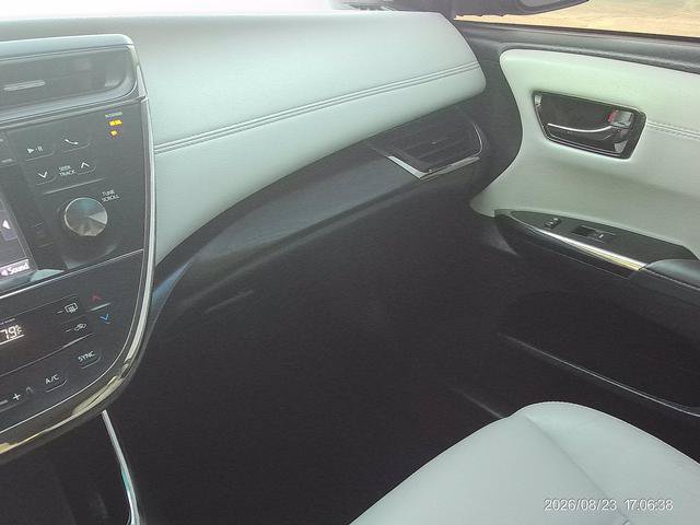 Used 2017 Toyota Avalon XLE Premium w/ Carpet Mat Package FWD image 12