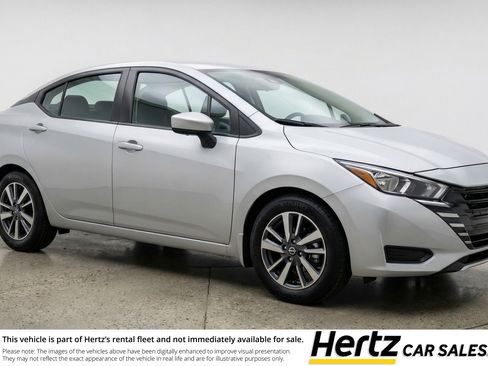 Used 2025 Nissan Versa SV image 1