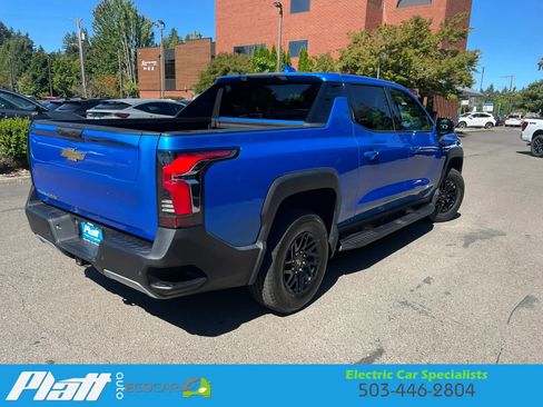 Used 2025 Chevrolet Silverado EV LT AWD/4WD image 10