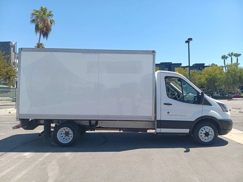 Used 2019 Ford Transit 350 156 DRW RWD image 4