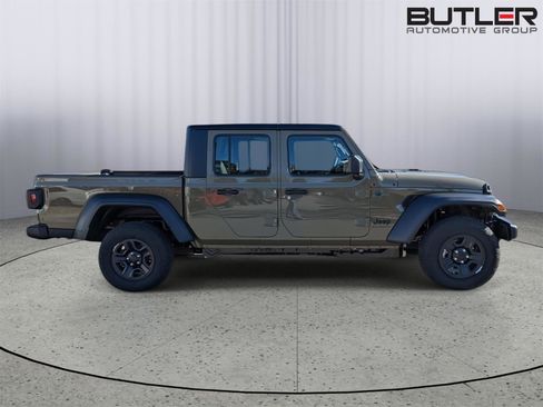 New 2026 Jeep Gladiator Sport AWD/4WD image 7